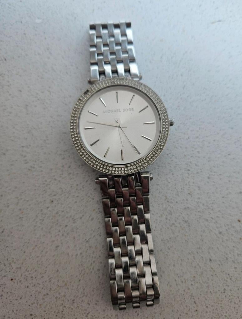Michael Kors horloge - mist twee steentjes, Sieraden, Tassen en Uiterlijk, Horloges | Dames, Overige merken, Staal, Gebruikt, Staal