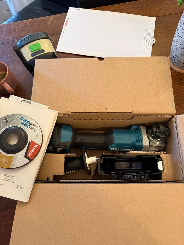 Te koop Makita haakse slijper nieuw, Ophalen, Nieuw, 1000 watt of meer, Haakse handslijpmachine