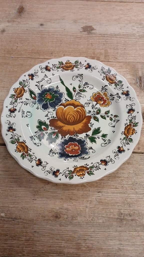 Wandbord met bloemmotief, handwerk, Antiek en Kunst, Antiek | Wandborden en Tegels, Ophalen of Verzenden