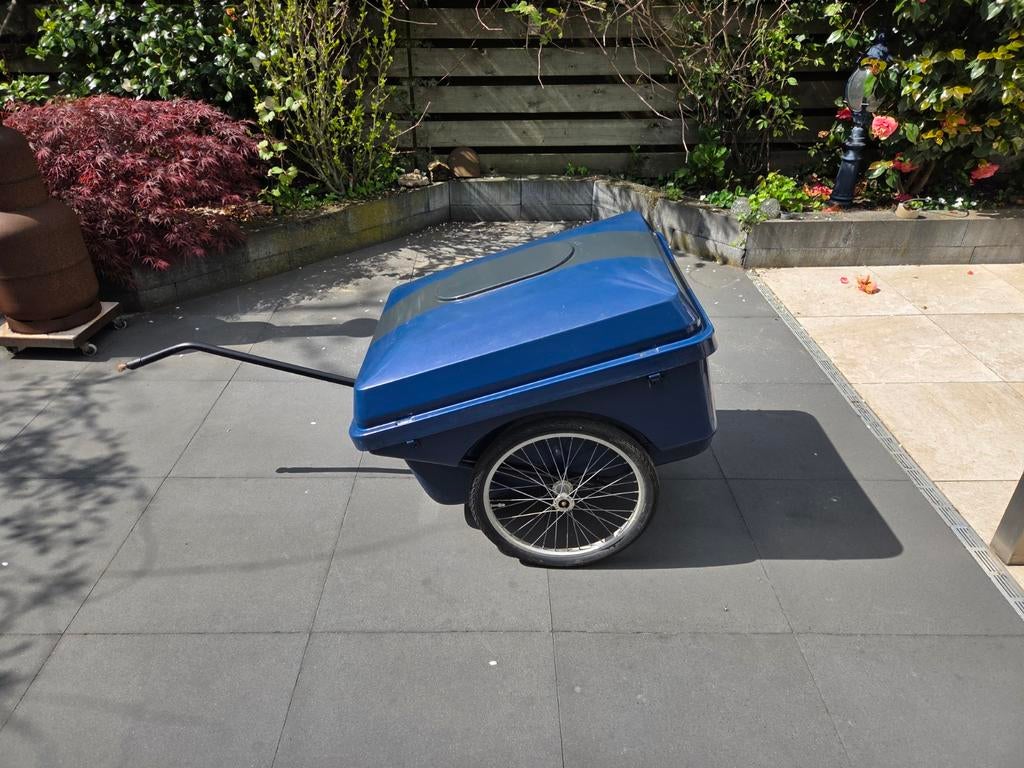 Stevige fietskar met harde deksel, ideaal voor kranten, Ophalen, Gebruikt, Aanhangfiets, 20 tot 40 kg