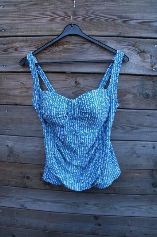 Tankinitop blauw/ wit Livera 44 B/C Cup Vaste prijs, Kleding | Dames, Badmode en Zwemkleding, Overige typen, Zo goed als nieuw