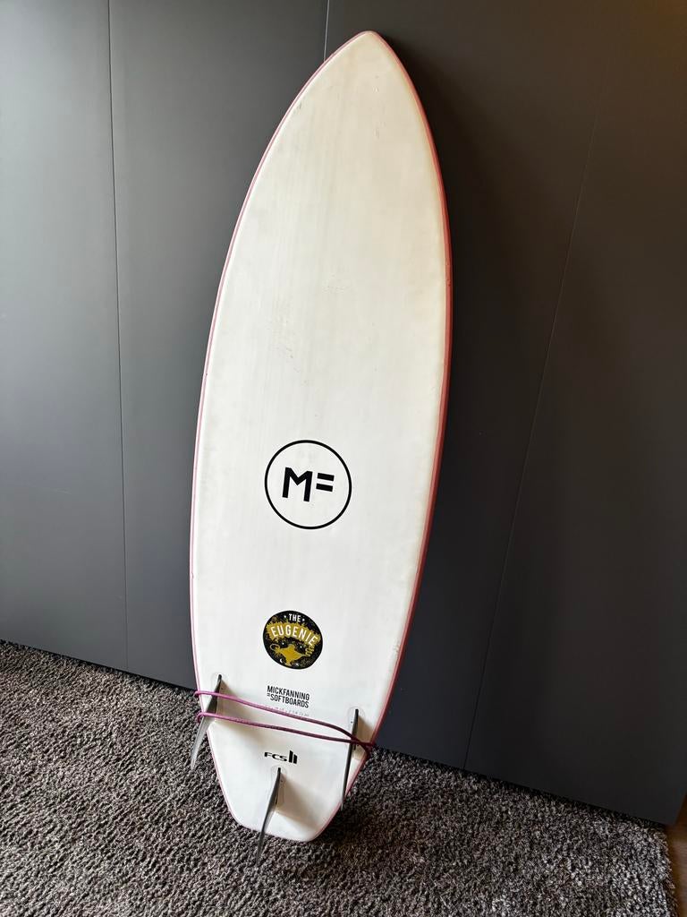Mick Fanning softtop surfboard, Watersport en Boten, Golfsurfen, Ophalen of Verzenden, Zo goed als nieuw, Shortboard, Met koord