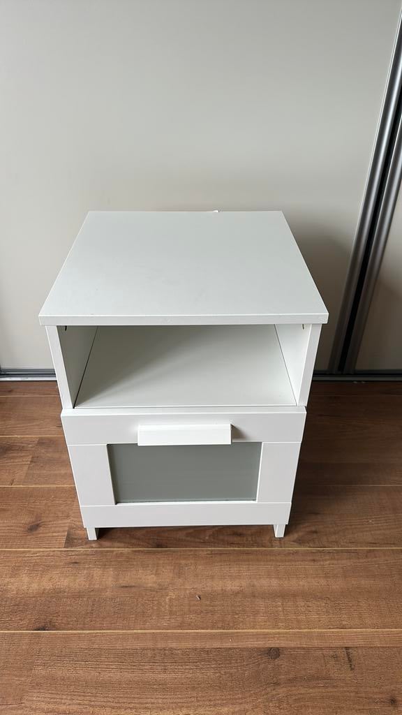 Brimnes nachtkastje wit, Huis en Inrichting, Ophalen, Zo goed als nieuw, Minder dan 45 cm, Minder dan 55 cm