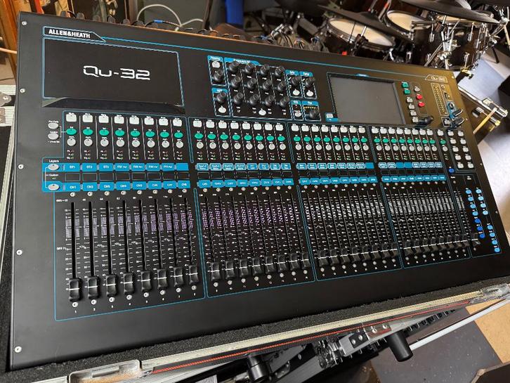 Allen & Heath QU-32 Mixer met Stagebox, Flightcase en meer, Muziek en Instrumenten, Mengpanelen, Zo goed als nieuw, 20 kanalen of meer