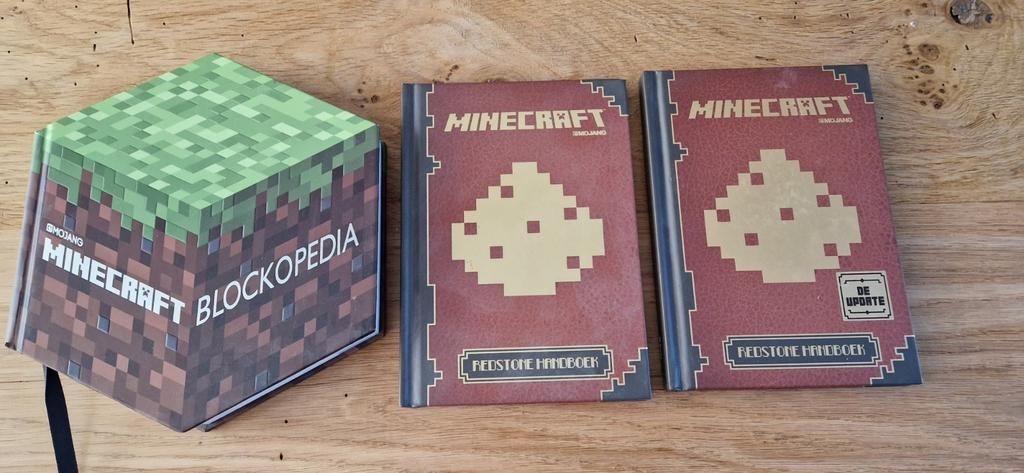 3 Minecraft boeken: Blockopedia en 2x Redstone Handboek, Boeken, Ophalen of Verzenden, Gelezen, Mojang