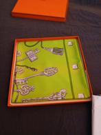HERMES VINTAGE Zijden Sjaal Nieuw en ongedragen.2 stuks., Ophalen, Maat 46/48 (XL) of groter, Nieuw, Sjaal