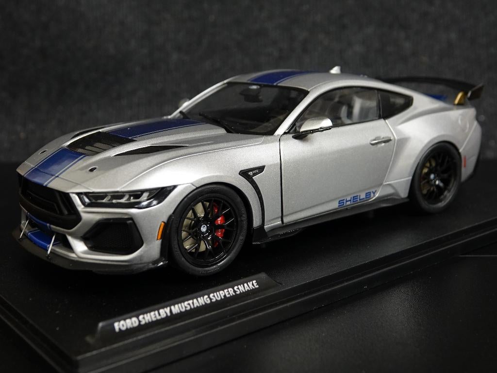 Solido 1:18 2025 Ford Mustang Shelby Super Snake zilvergrijs, Hobby en Vrije tijd, Modelauto's | 1:18, Solido, Auto, Solido, Onbekend