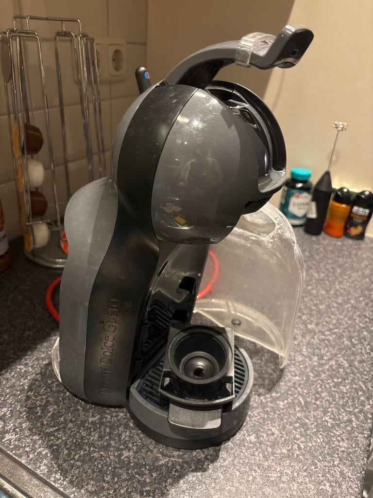 Dolce Gusto - Gebruikt, lekt soms, Witgoed en Apparatuur, Koffiezetapparaten, Gebruikt, Koffiemachine, Ophalen of Verzenden, 1 kopje