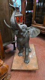 Grote antieke bronzen olifant op marmeren plaat, Ophalen of Verzenden