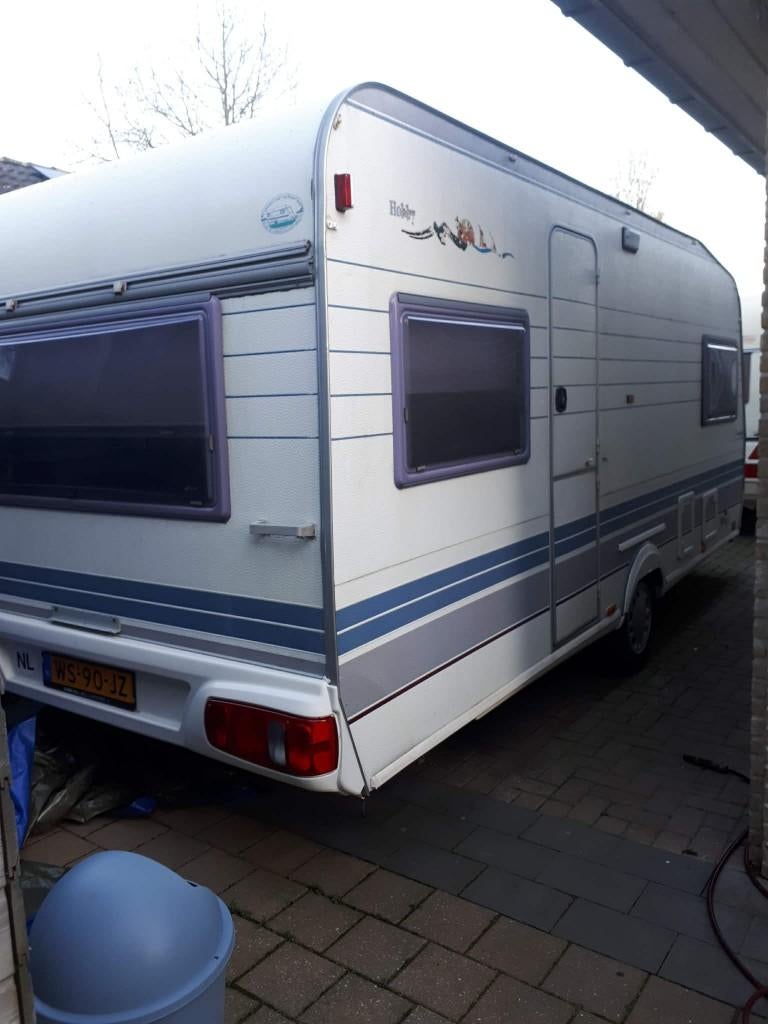 hobby 495 4 pers goede brand voortent, Caravans en Kamperen, Caravans, Rondzit, Hobby, Bedrijf, Kachel