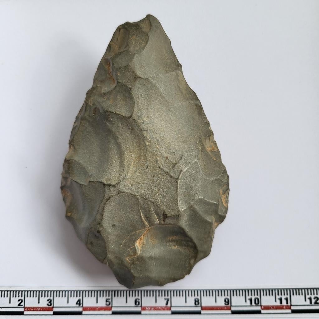 Bodemvondst biface vuistbijl Jaspis paleoliticum Sahara, Antiek en Kunst, Antiek | Overige Antiek, Ophalen of Verzenden