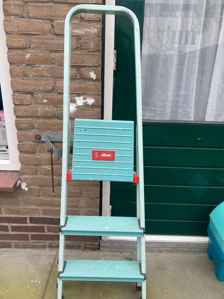 Altrex trapje 3 treden, Doe-het-zelf en Verbouw, Ladders en Trappen, Ophalen, Gebruikt, Trap, Minder dan 2 meter