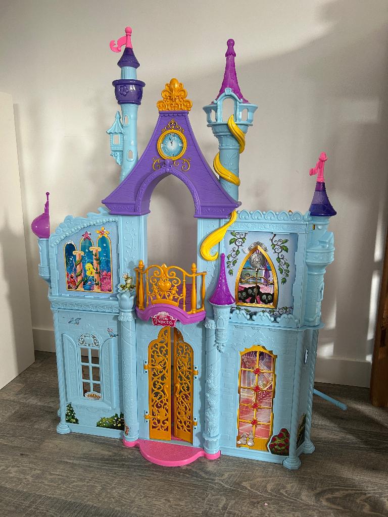 Barbie Disney Princess kasteel, Kinderen en Baby's, Speelgoed | Poppenhuizen, Ophalen, Zo goed als nieuw, Poppenhuis