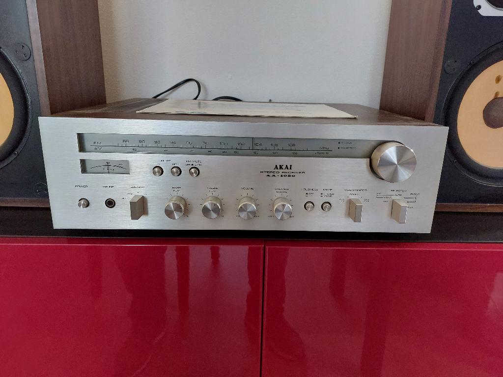 stereo receiver Akai AA 1020, Zo goed als nieuw, Ophalen, Overige merken, Minder dan 60 watt