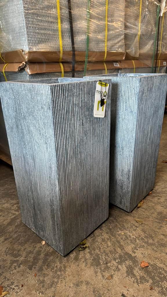 Hoge planten bak - beton, Tuin en Terras, Bloembakken en Plantenbakken, Nieuw, Steen, Balkon, Tuin, 60 cm of meer, Minder dan 60 cm