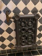 Gietijzeren wand radiator, Doe-het-zelf en Verbouw, Verwarming en Radiatoren, Ophalen, 30 tot 80 cm, Radiator, Minder dan 60 cm