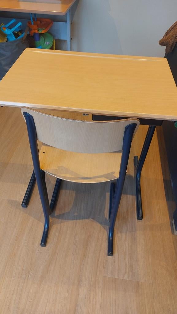 Schoolbankje met stoel, Kinderen en Baby's, Kinderkamer | Tafels en Stoelen, Ophalen, Gebruikt, Tafel(s) en Stoel(en)