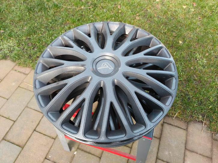 Set wieldoppen 16 inch - Zo goed als nieuw, Auto diversen, Wieldoppen, Zo goed als nieuw, Ophalen