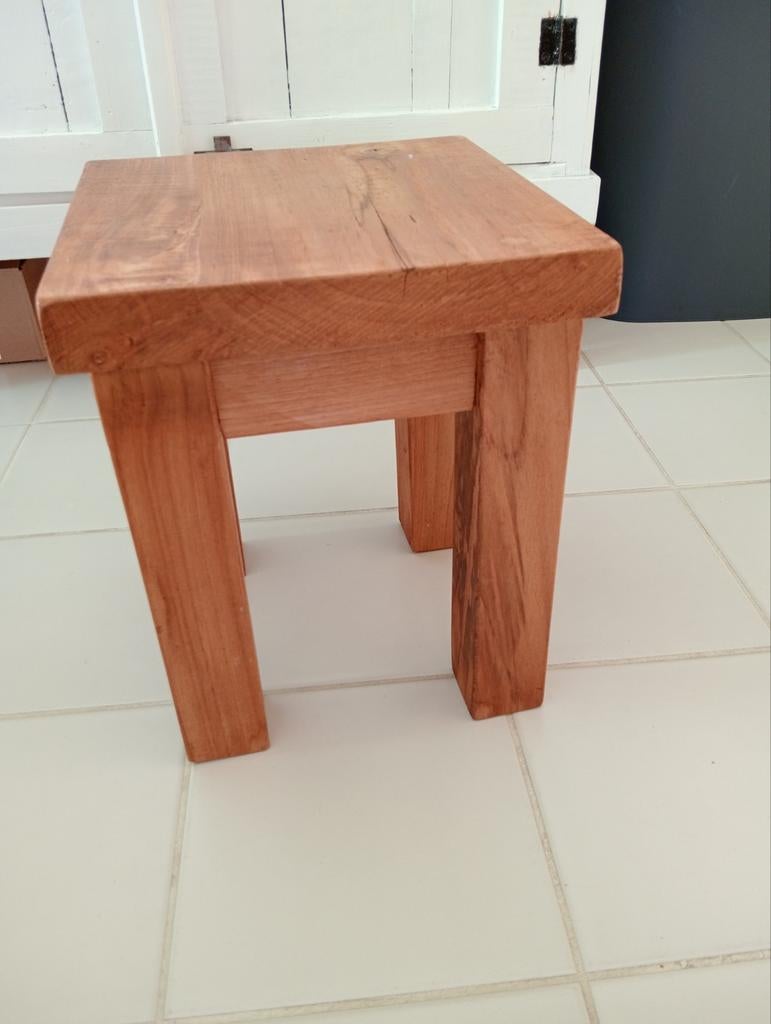 Klein teak tafeltje / krukje, Ophalen, Minder dan 45 cm, Minder dan 55 cm, Gebruikt