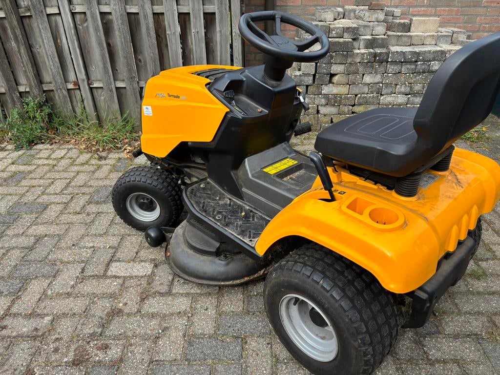 Stiga tornado, Tuin en Terras, Ophalen, Zo goed als nieuw, Versnellingen, 90 tot 120 cm