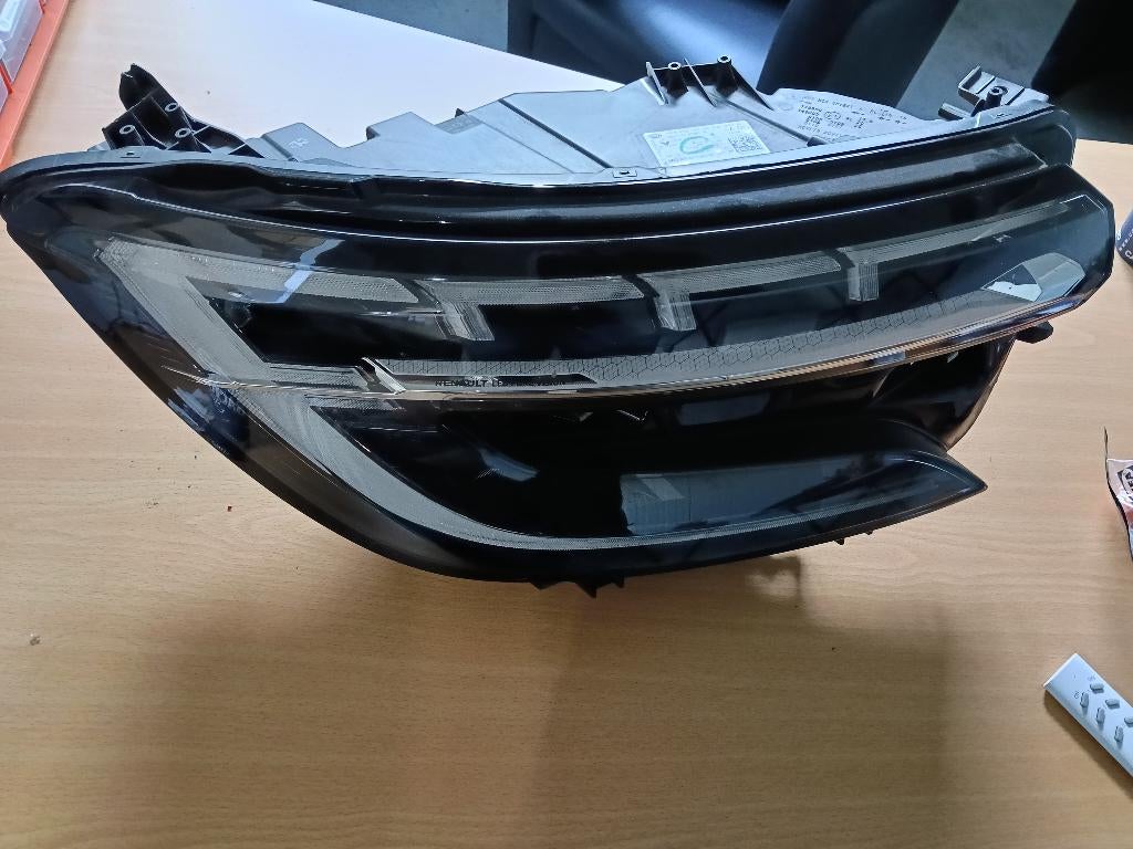 Koplamp Renault Austral 260103381R, Ophalen of Verzenden, Nieuw, Renault