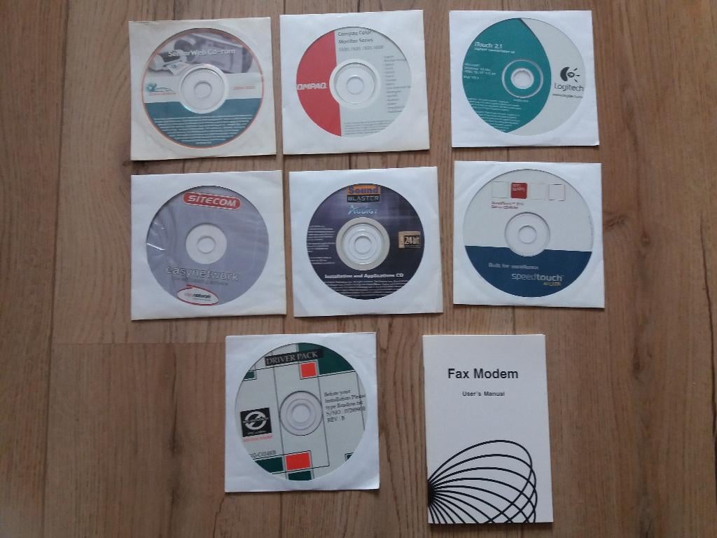 6 verschillende Software CD-Rom's en 1 beschrijvingsboekje., Ophalen of Verzenden, Zo goed als nieuw, Windows