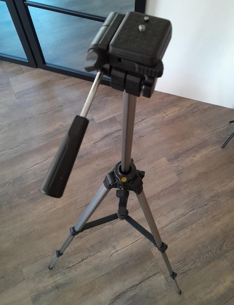 Tripod Star 9 Camera Statief Hama, Ophalen, Zo goed als nieuw, 150 tot 175 cm, Driepoot