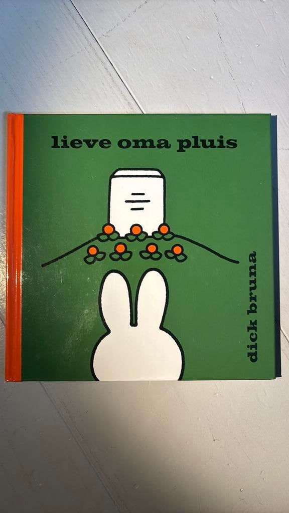 Dick Bruna - Lieve oma Pluis, Fictie algemeen, Ophalen of Verzenden, Zo goed als nieuw, Dick Bruna