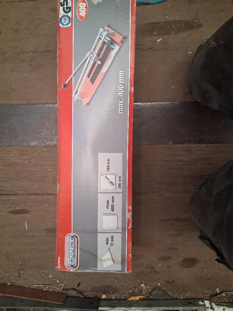 Tegelsnijder, Ophalen of Verzenden, Zo goed als nieuw