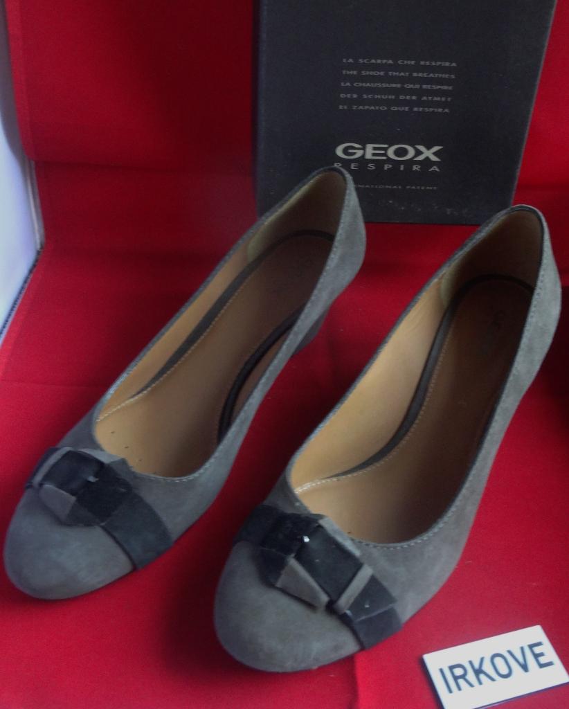 GRIJS ZWARTE PUMPS NIEUW * Geox Maat 39 *, Kleding | Dames, Schoenen, Geox, Pumps, Verzenden, Nieuw