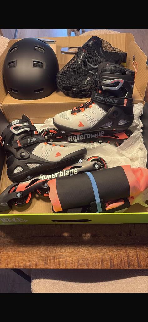 Damesrolschaatsen Rollerblade Macroblade 80, Ophalen of Verzenden, Zo goed als nieuw, Bescherming