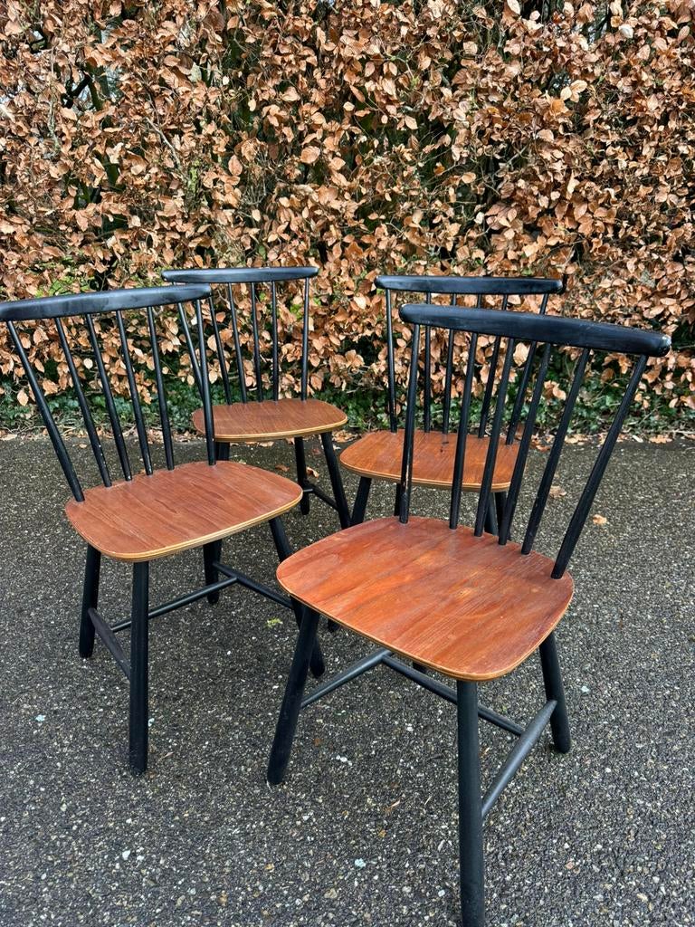 4 eetkamerstoelen vintage spijltjes tapiovaara SETPRIJS, Ophalen, Overige kleuren, Zo goed als nieuw, Vier