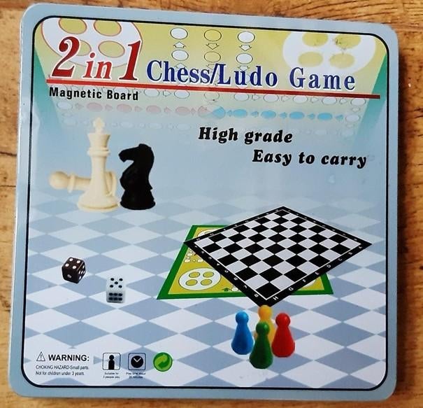 2-in-1 Schaak & Ludo Spel, magnetisch, reisspel, Hobby en Vrije tijd, Gezelschapsspellen | Bordspellen, Een of twee spelers, Ophalen of Verzenden