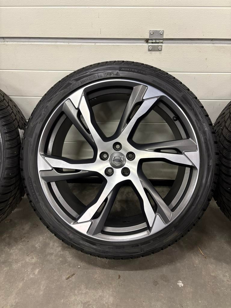 Volvo XC90 22 inch winterset ZGAN 8+ mm, Ophalen, Gebruikt, 275 mm, Banden en Velgen