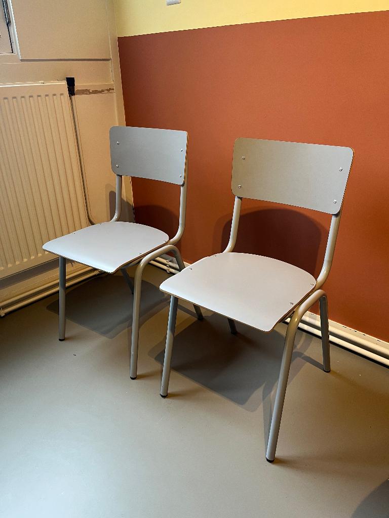 Zuiver Back to School stoelen grijs, Ophalen, Twee, Zo goed als nieuw, Grijs