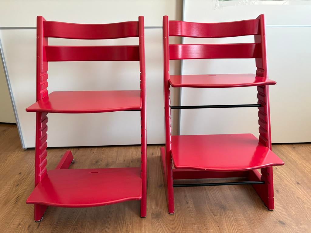 2 keer rode Stokke Tripp Trapp stoel met Baby Set, Ophalen, Zo goed als nieuw