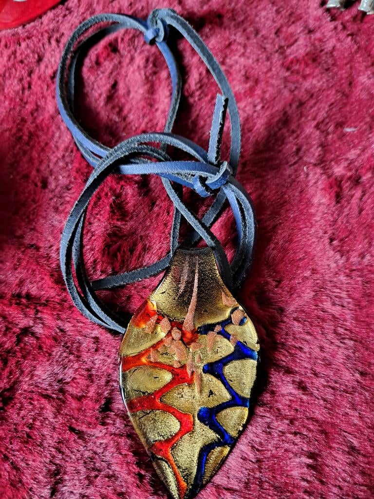 Geglazuurde hanger .met veter € 15, Ophalen of Verzenden, Zo goed als nieuw, Overige materialen