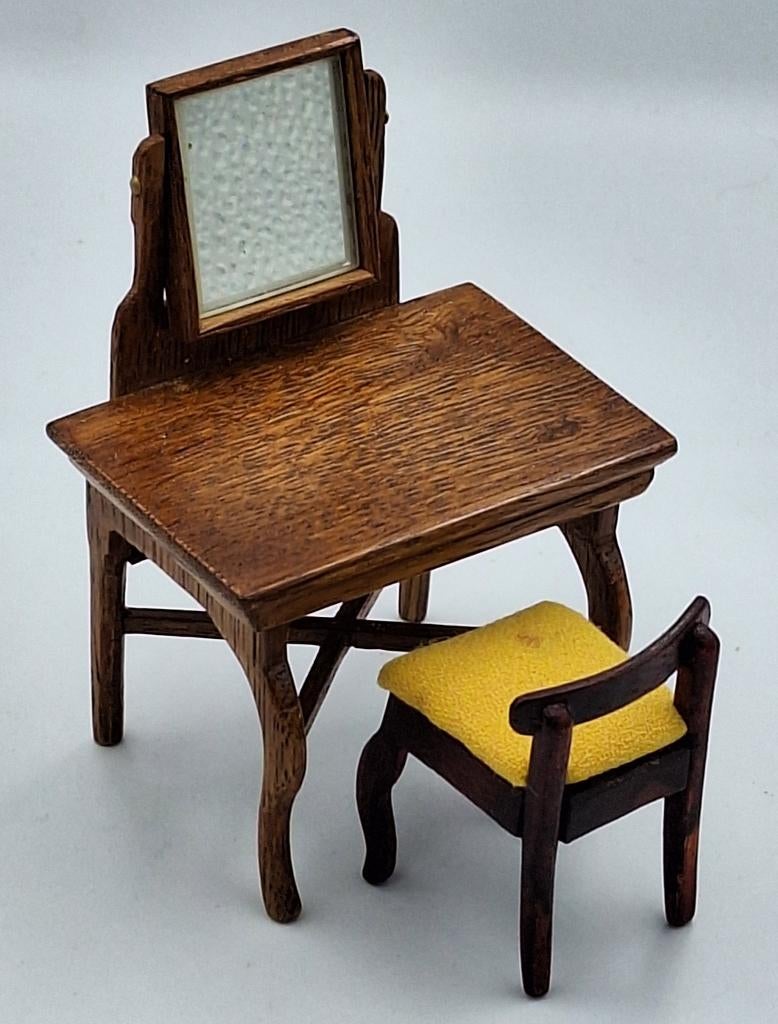 Kaptafel met stoeltje en spiegel 1:10? voor het poppenhuis, Verzamelen, Poppenhuizen en Toebehoren, Ophalen of Verzenden, Gebruikt
