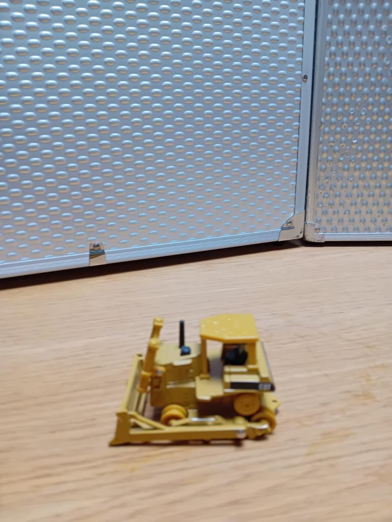 Caterpillar D6H bulldozer, Ophalen of Verzenden, Zo goed als nieuw, Bus of Vrachtwagen