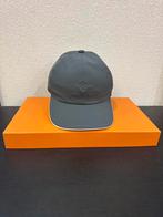 Loro Piana pet | wit en grijs, Ophalen of Verzenden, Zo goed als nieuw