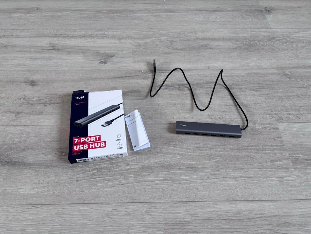 Trust Halyx 7-port USB poort USB-A, Computers en Software, Dockingstations, Laptop, Ophalen of Verzenden, Zo goed als nieuw, Trust