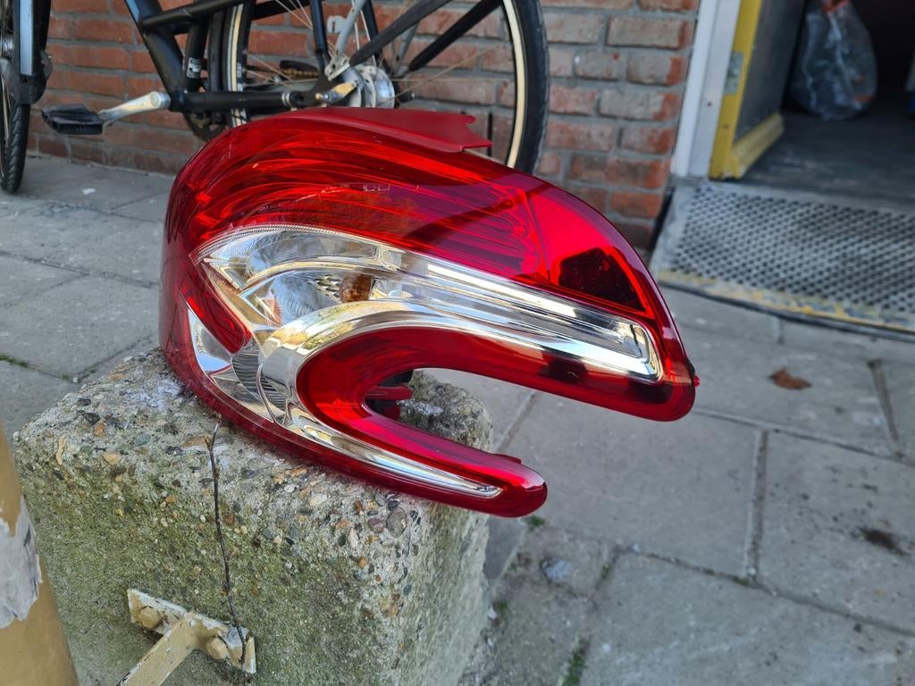 Achterlicht recht achter peugeot 208, Ophalen of Verzenden, Peugeot