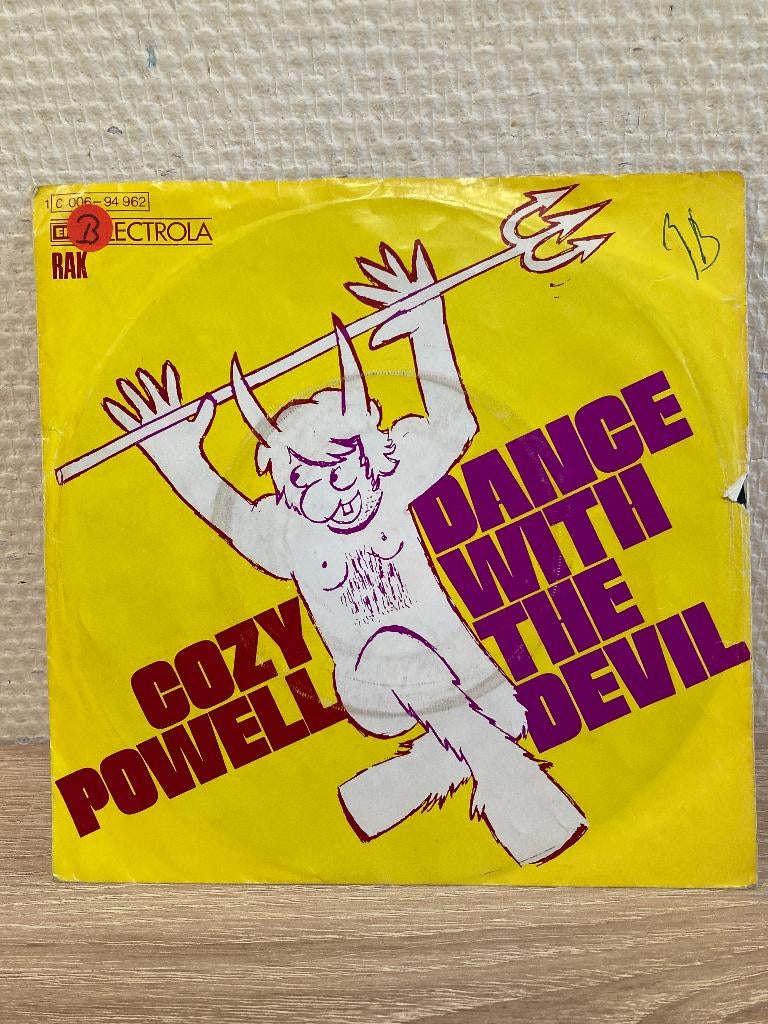 Cozy Powell - dance with the devil drum klassieker!, Gebruikt, 7 inch, Single, Ophalen of Verzenden