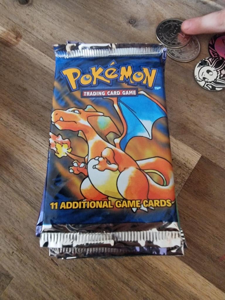 Base set booster pack, Ophalen, Zo goed als nieuw, Booster
