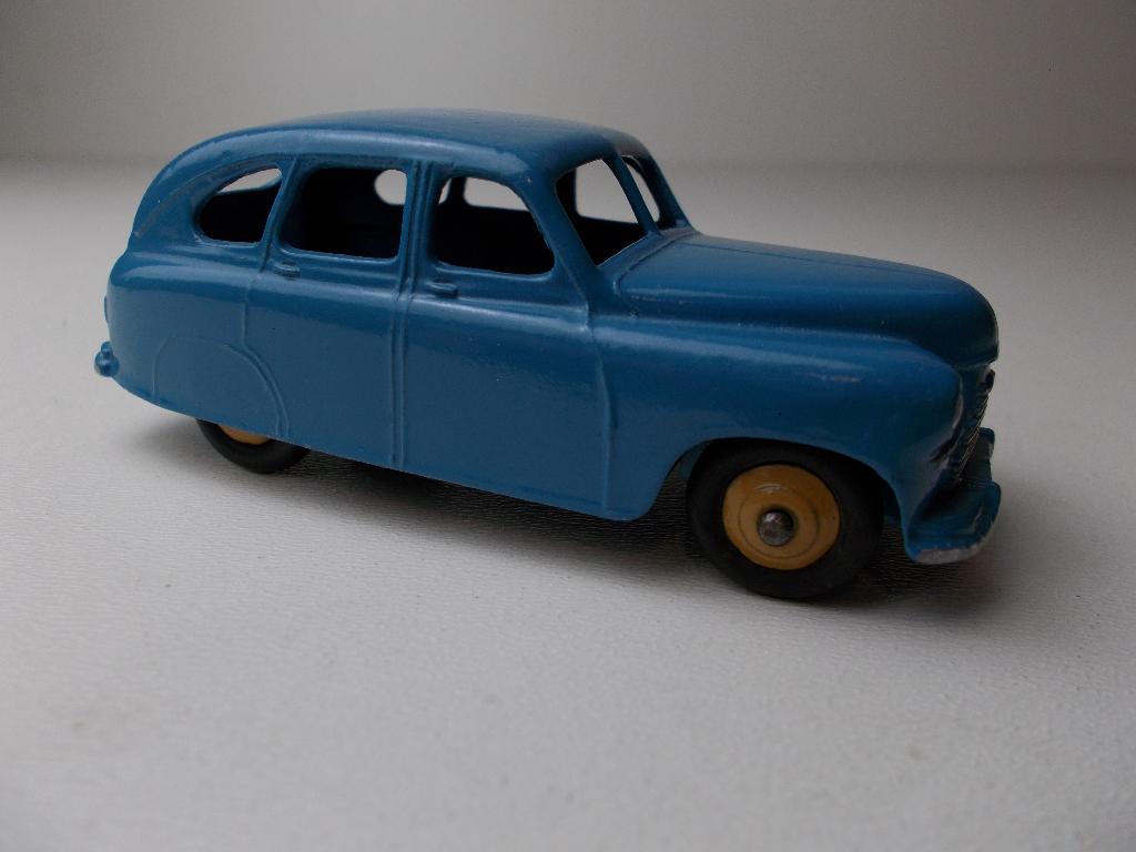 1954 Dinky Toys 153 VANGUARD (Repainted.) -B-., Ophalen of Verzenden, Gebruikt, Auto, Dinky Toys