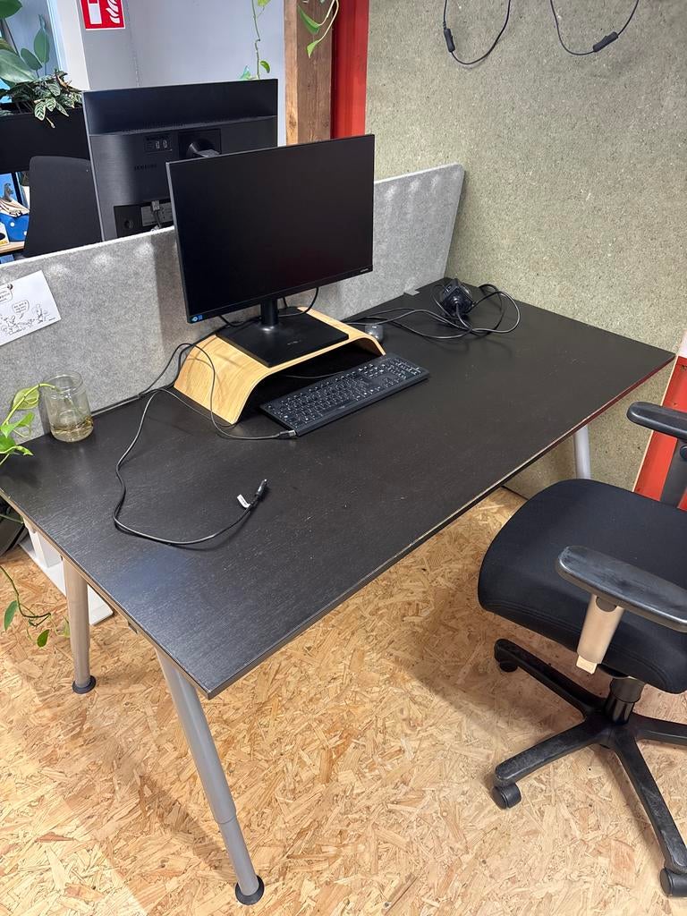 3x IKEA Galant bureaus - gratis af te halen in Leidsche Rijn, Ophalen, Zwart, Gebruikt, Spaanplaat of MDF