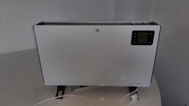 Nedis Smart Convectorkachel HTCO50WTW - 2000W, Doe-het-zelf en Verbouw, Verwarming en Radiatoren, Zo goed als nieuw, Kachel, 800 watt of meer