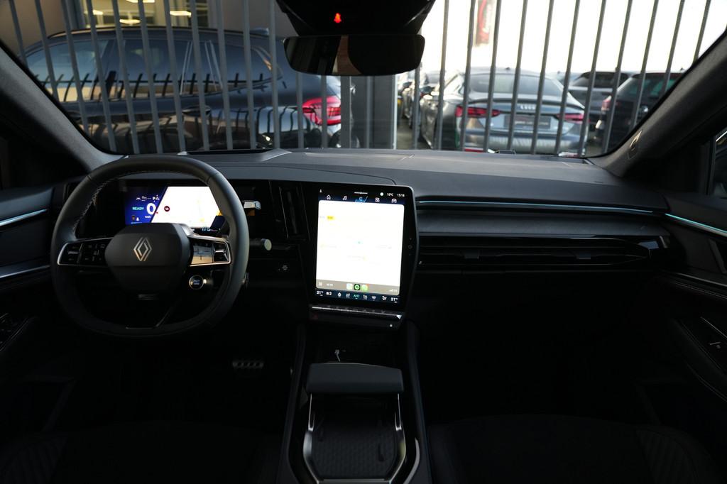Renault Rafale 1.2 E-Tech 4x4 Plug-in Hybrid 300 Esprit Alpi, Auto's, Automaat, Gebruikt, Zwart, 1199 cc