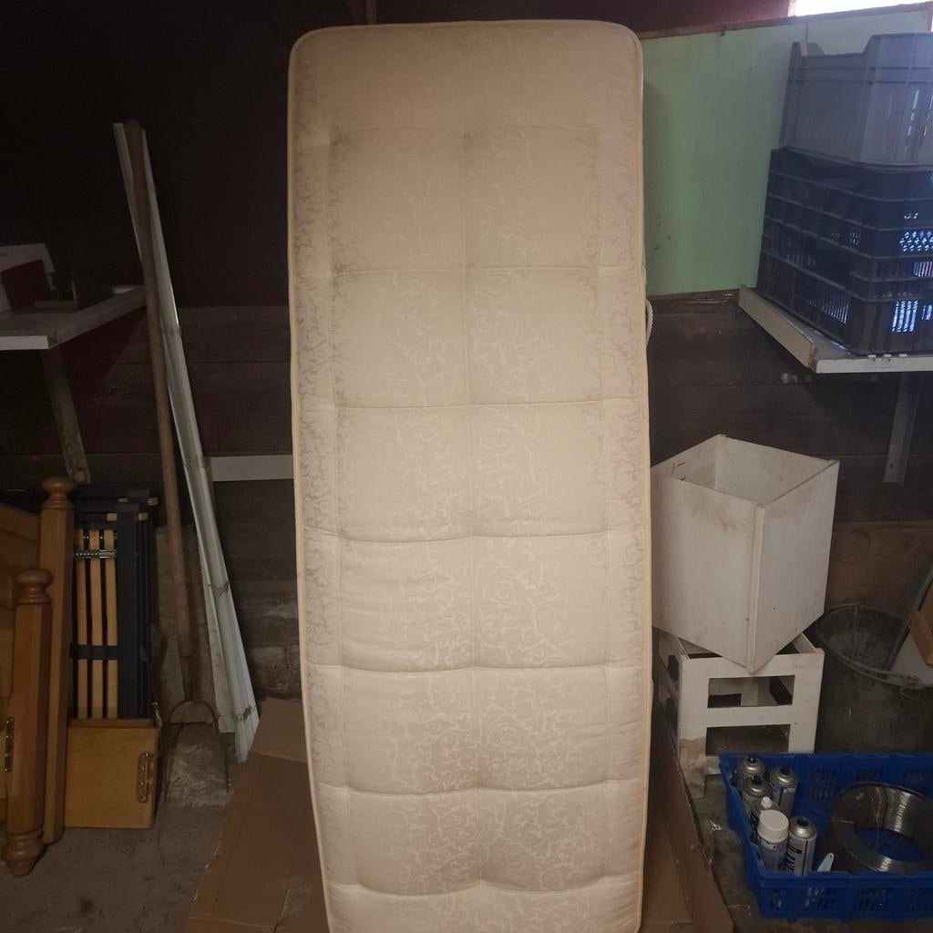 2 nette matrassen van 70x190 cm, Ophalen of Verzenden
