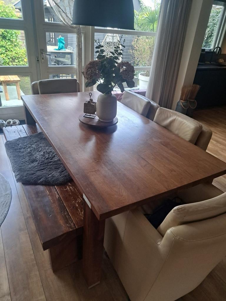 Notenhouten eettafel met 4 lederen stoelen, Huis en Inrichting, Tafels | Eettafels, 50 tot 100 cm, 200 cm of meer, Rechthoekig
